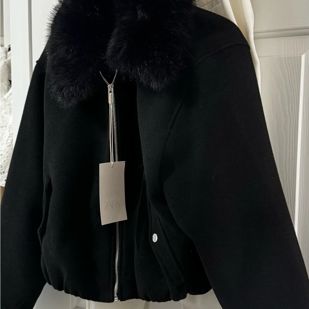 Zara Black Bomber Jacket with Faux-Fur Collar - Picture 6 of 9